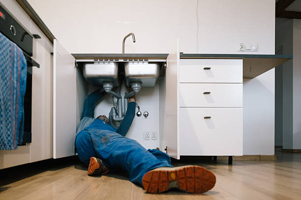 Professional Leak Detection technician working in Elwood, IN